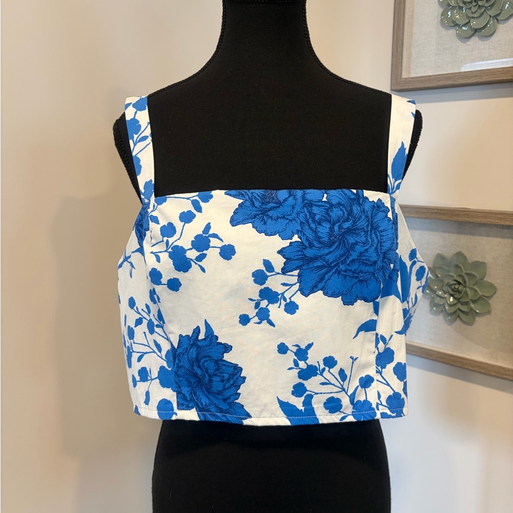 C By One Blue & White Floral Smocked Back Cotton Crop Top NWT!